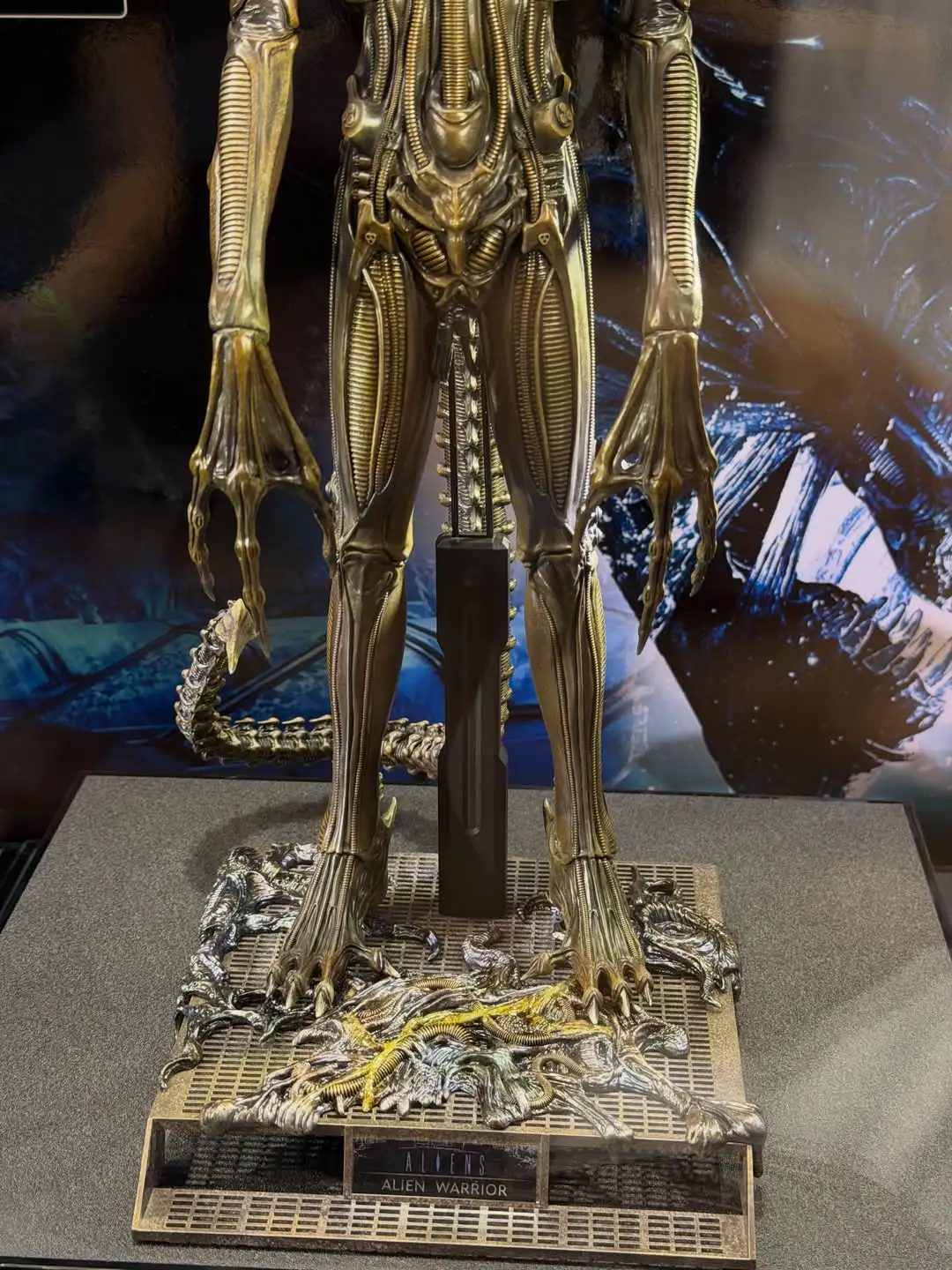 Alien Warrior Aliens 40th Anniversary Hot Toys Hong Kong Comic Con 2026 Booth Image 24