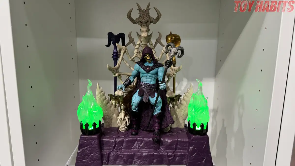 Masters of the Universe Masterverse Skeletor with Havoc Throne 2
