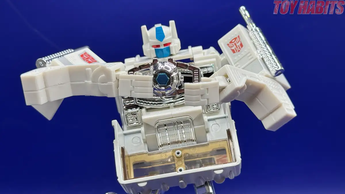 Ultra Magnus C 10 Transformers Missing Link Review 17