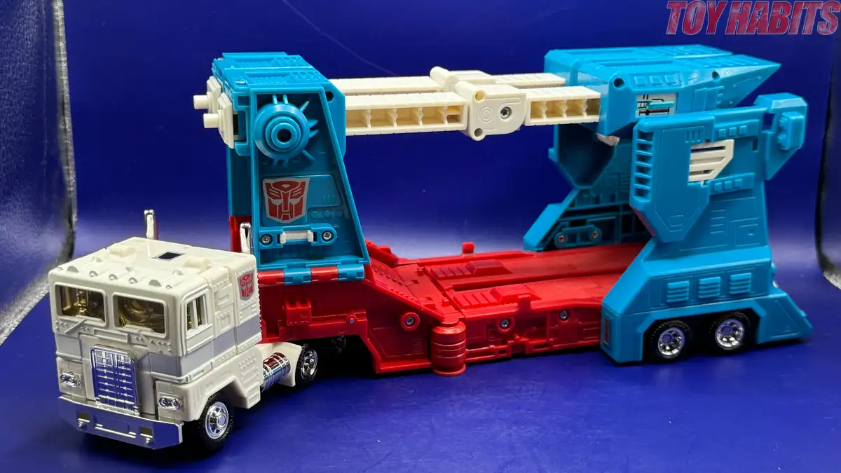 Ultra Magnus C 10 Transformers Missing Link Review 4
