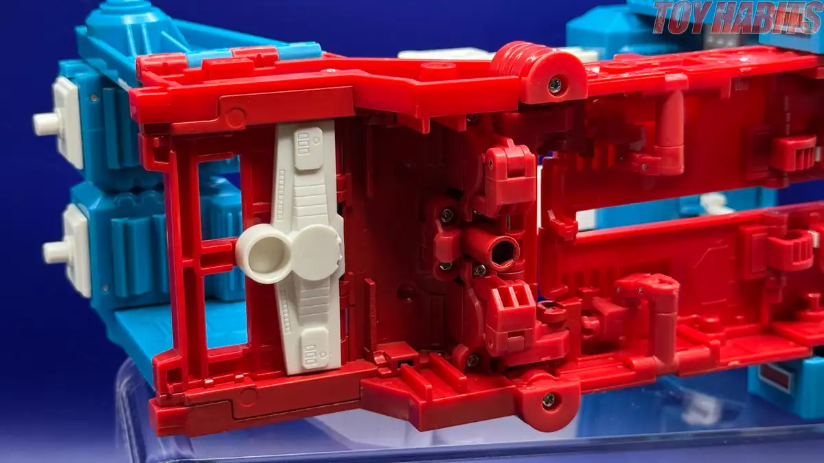 Ultra Magnus C 10 Transformers Missing Link Review 7
