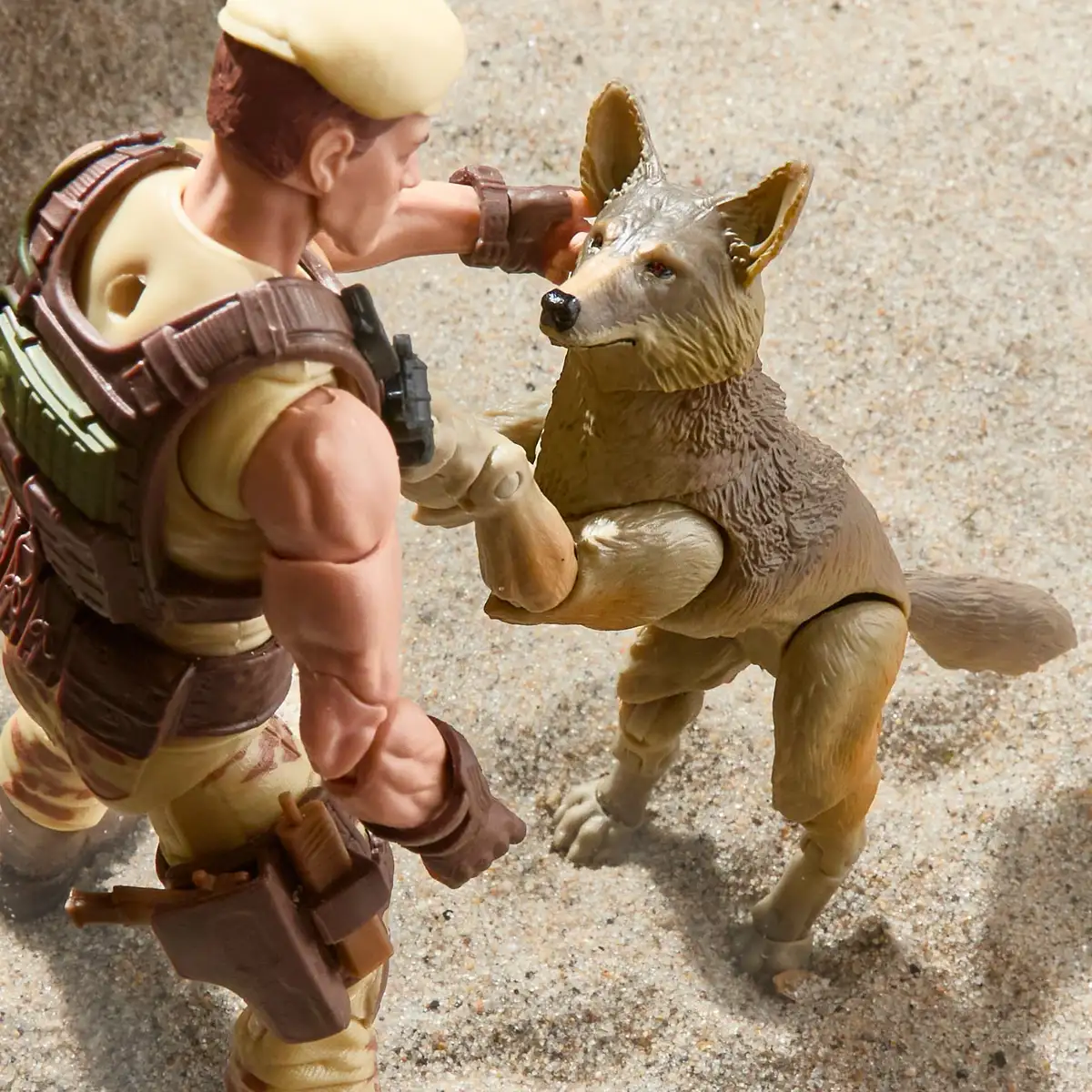 GI Joe Classified Series Dusty and Sandstorm 6