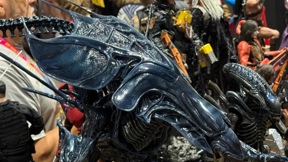 Aliens 40th Anniversary Hot Toys SDCC 2026 Booth Images 12