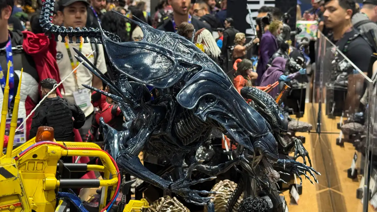 Aliens 40th Anniversary Hot Toys SDCC 2026 Booth Images 25