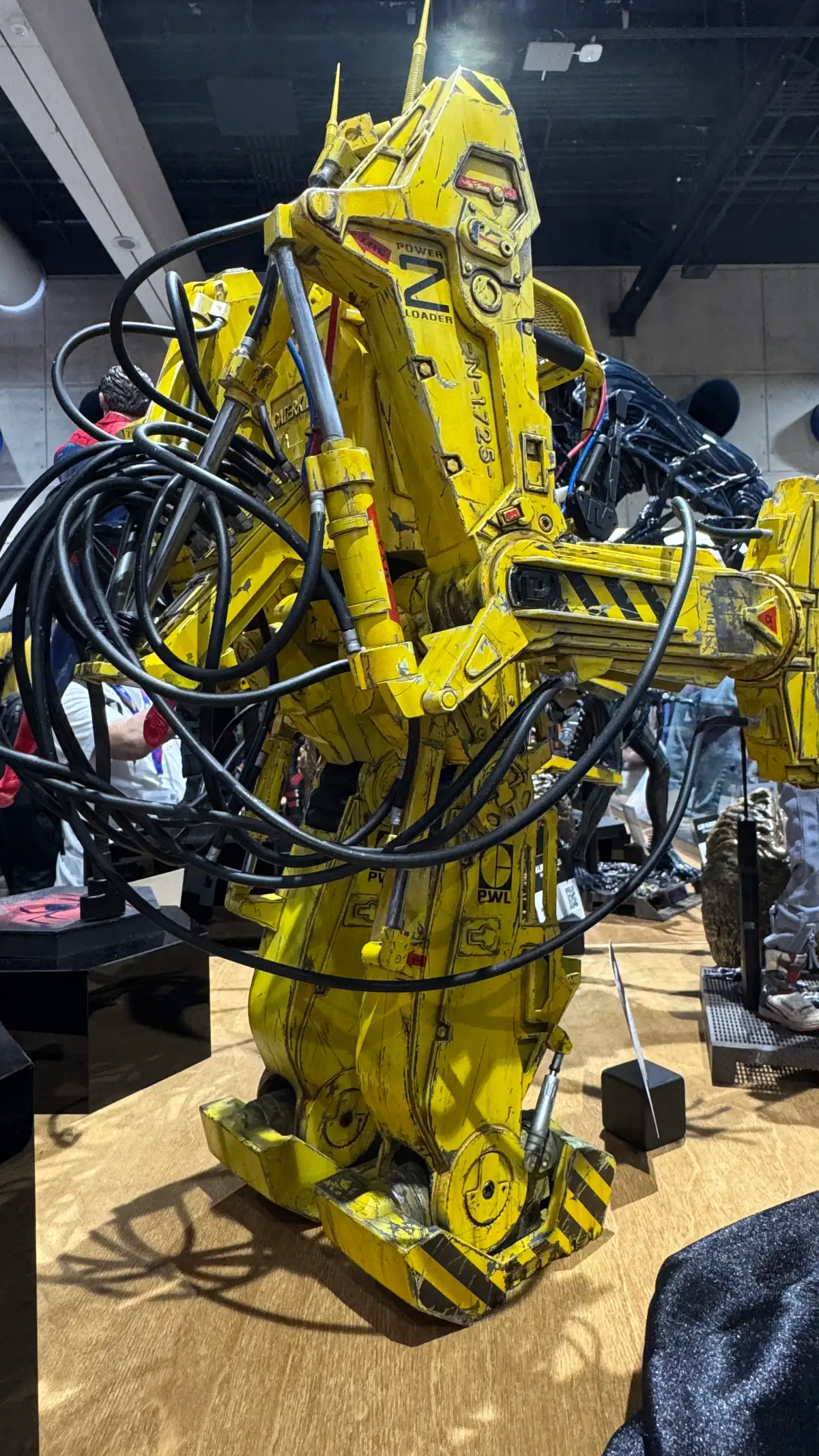 Aliens 40th Anniversary Hot Toys SDCC 2026 Booth Images 35
