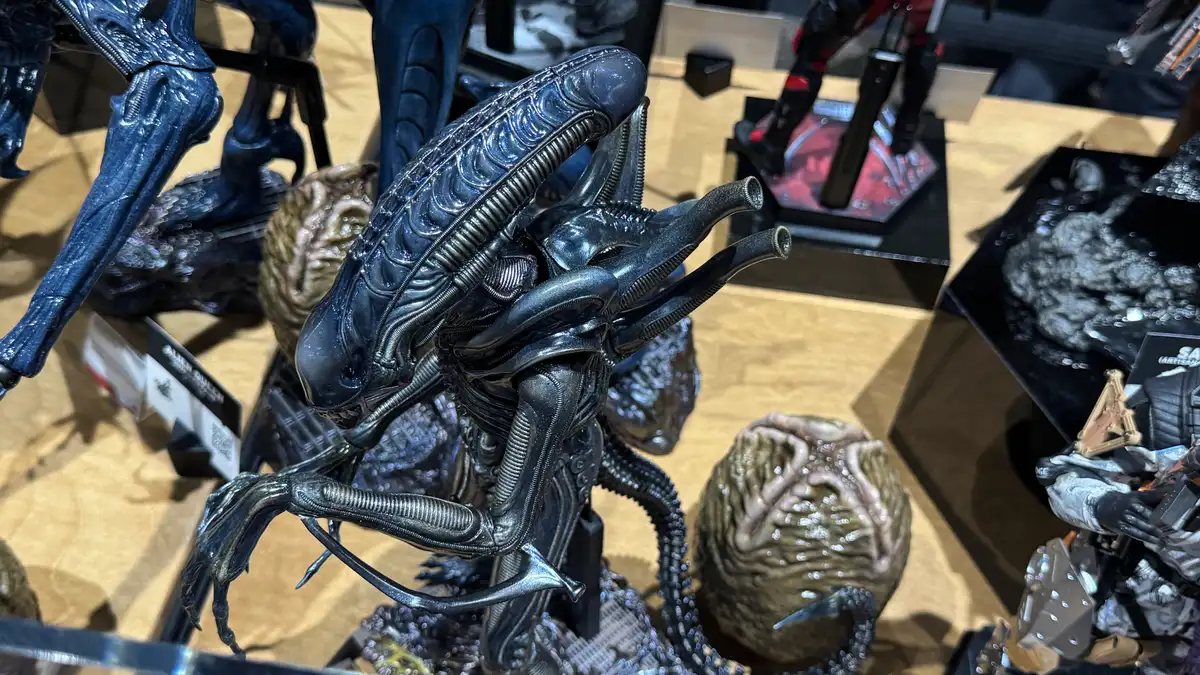 Aliens 40th Anniversary Hot Toys SDCC 2026 Booth Images 4