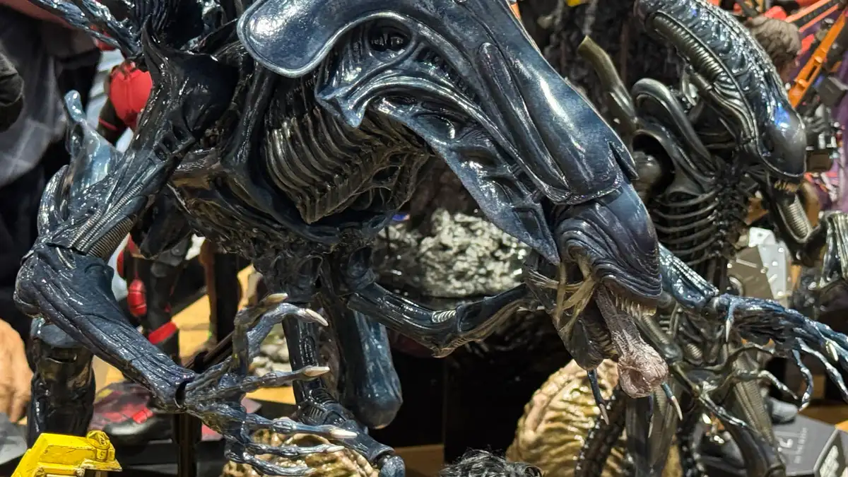 Aliens 40th Anniversary Hot Toys SDCC 2026 Booth Images 7