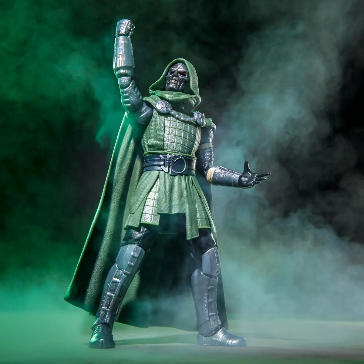 Avengers  Doomsday Marvel Legends Doctor Doom Action Figure 03
