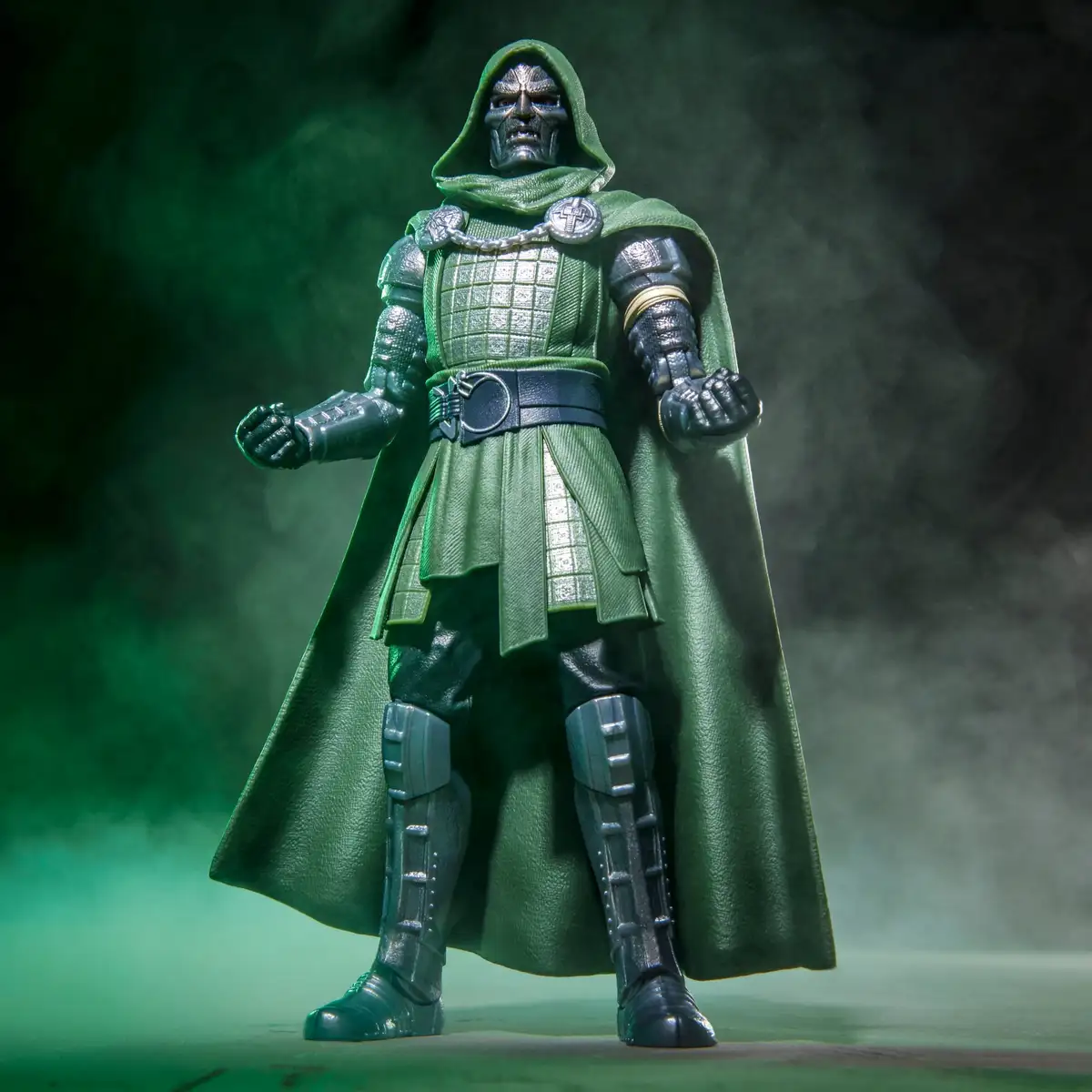 Avengers  Doomsday Marvel Legends Doctor Doom Action Figure 04