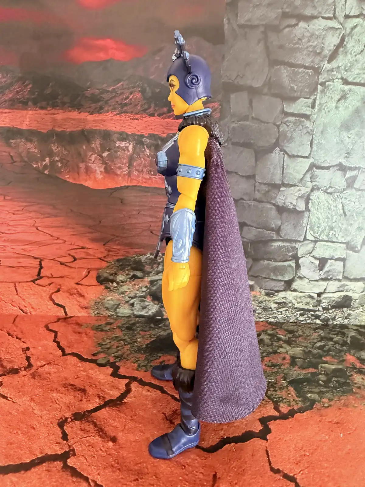 Evil Lyn Masterverse Vintage Collection In Hand 5