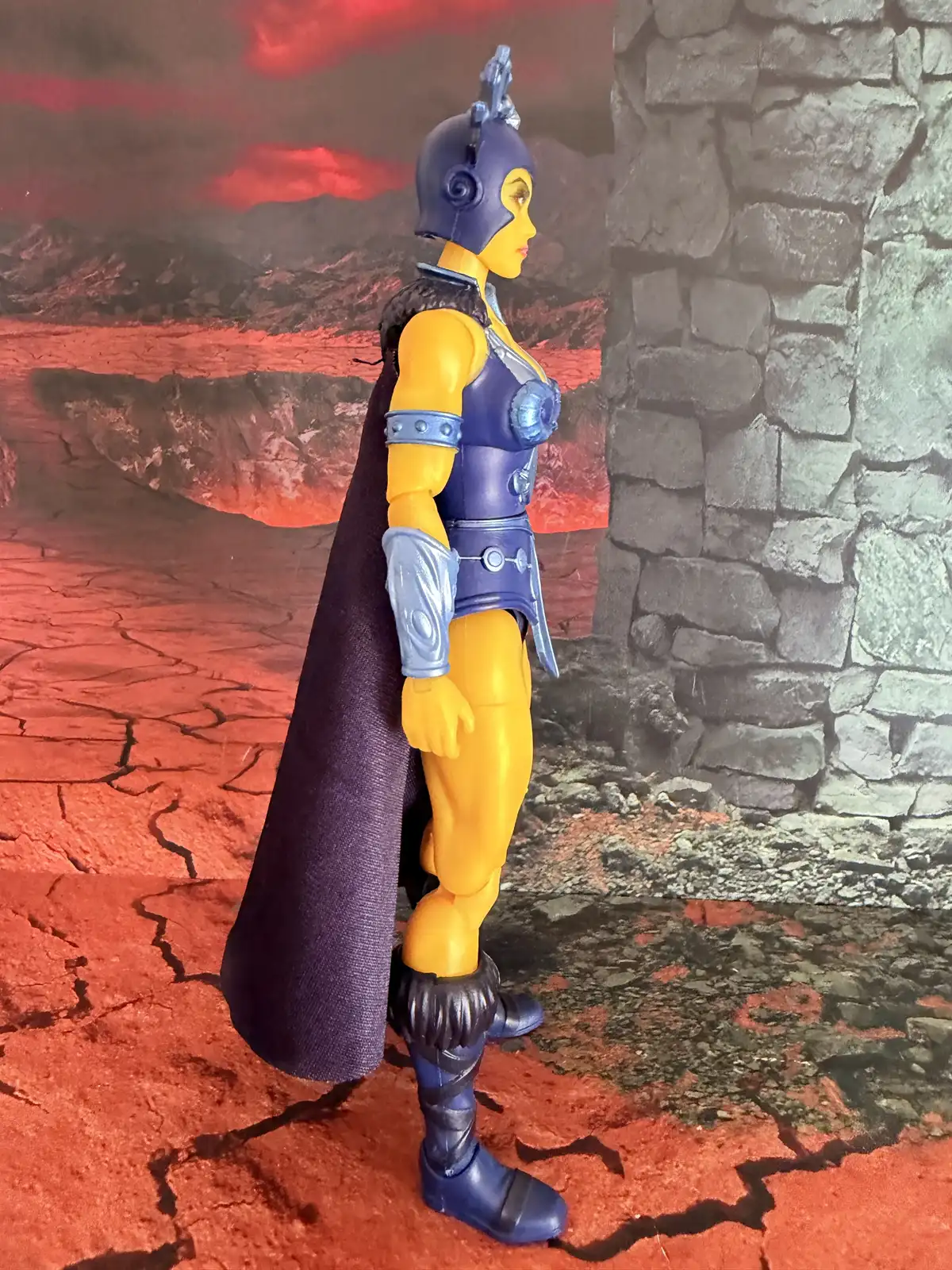 Evil Lyn Masterverse Vintage Collection In Hand 7