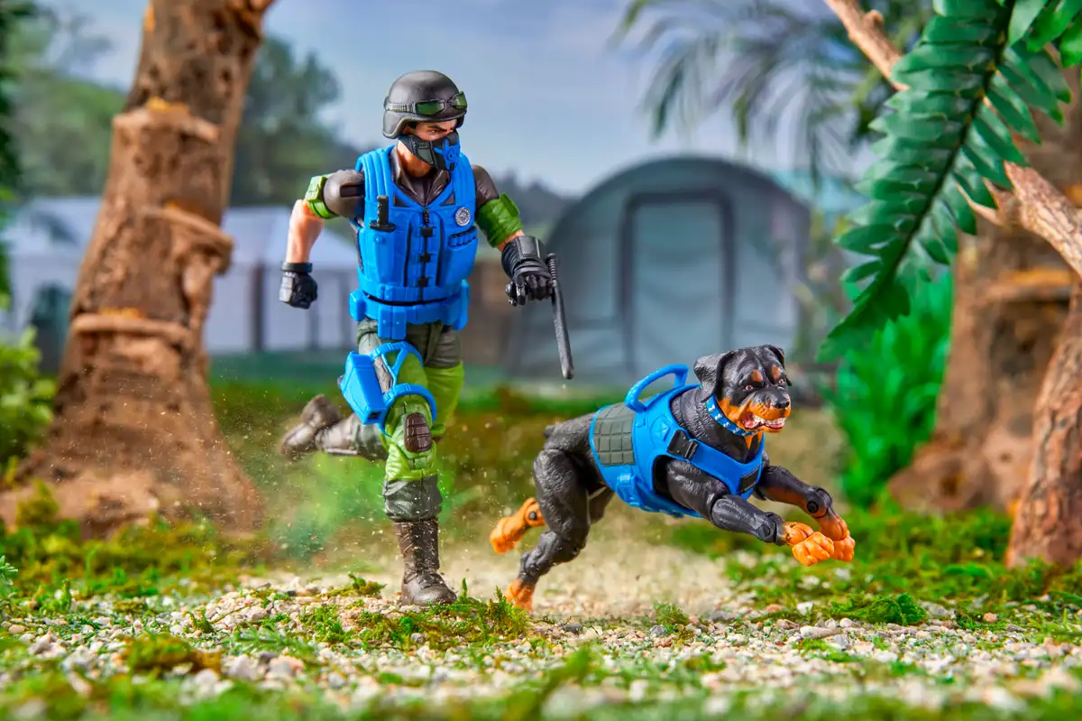 G.I. JOE CLASSIFIED SERIES #220, MAD MARAUDERS FOOTLOOSE, MUTT, & JUNKYARD (22)