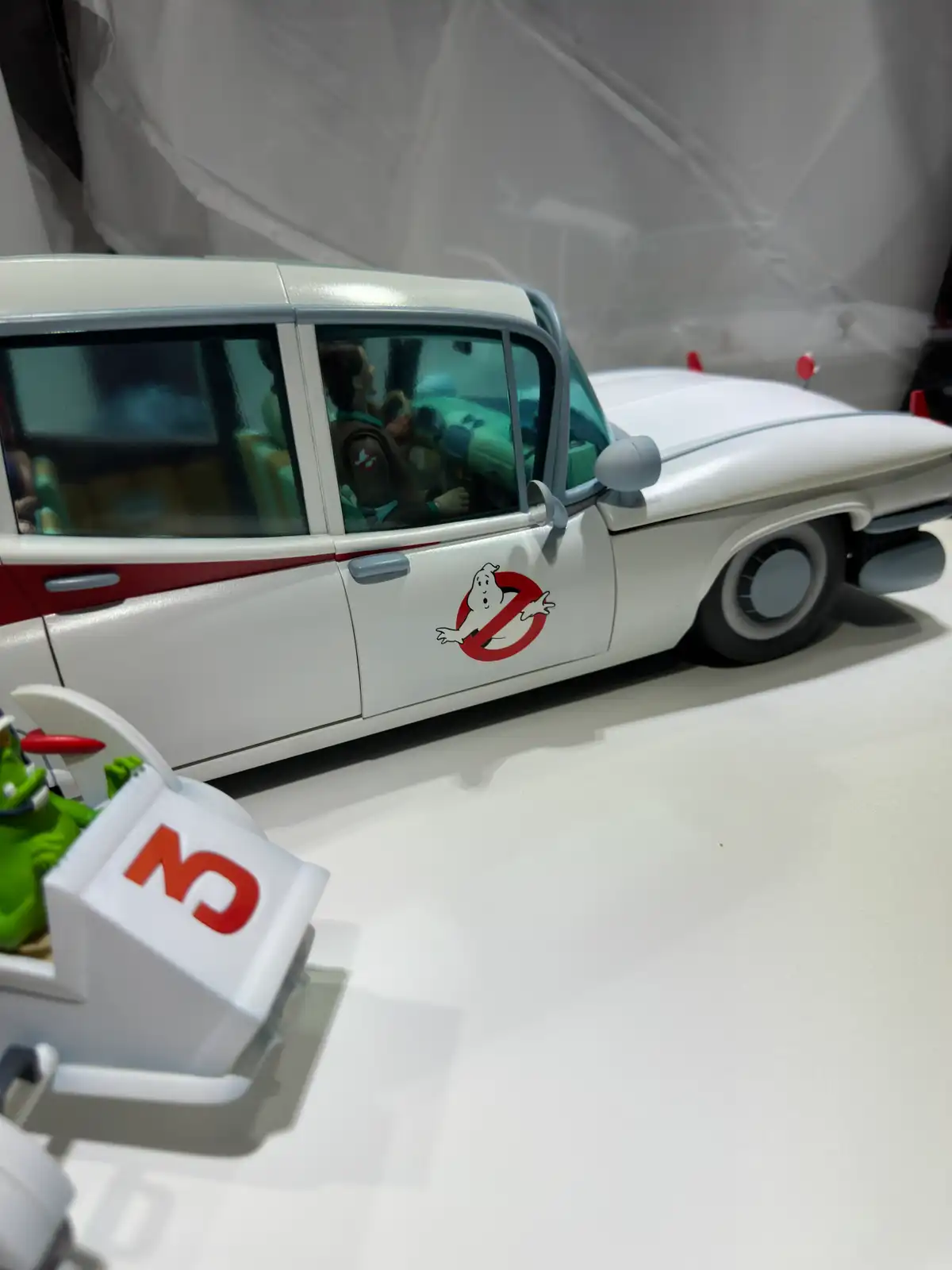 The Real Ghostbusters Ecto 1 Mondo SDCC 2026 Reveal 7