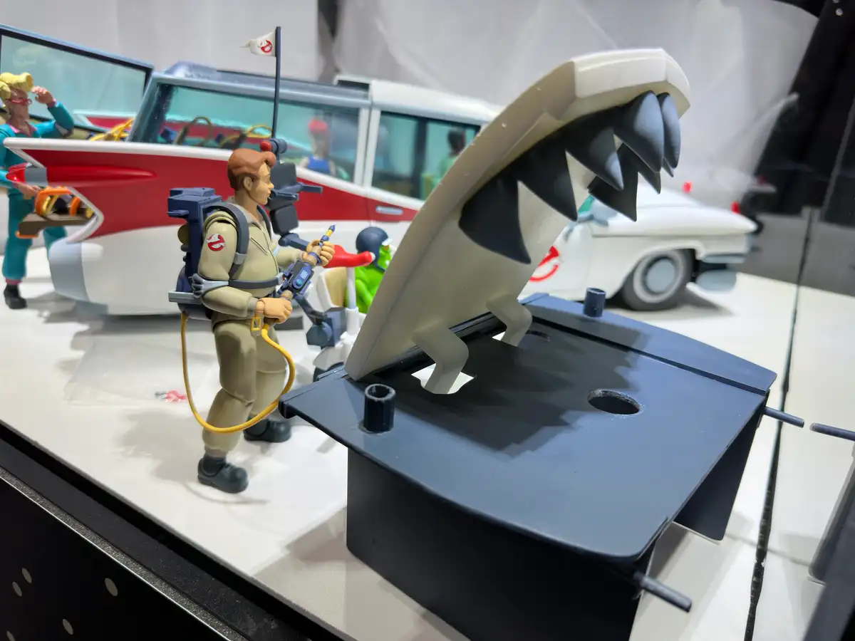 The Real Ghostbusters Ecto 1 Mondo SDCC 2026 Reveal 9
