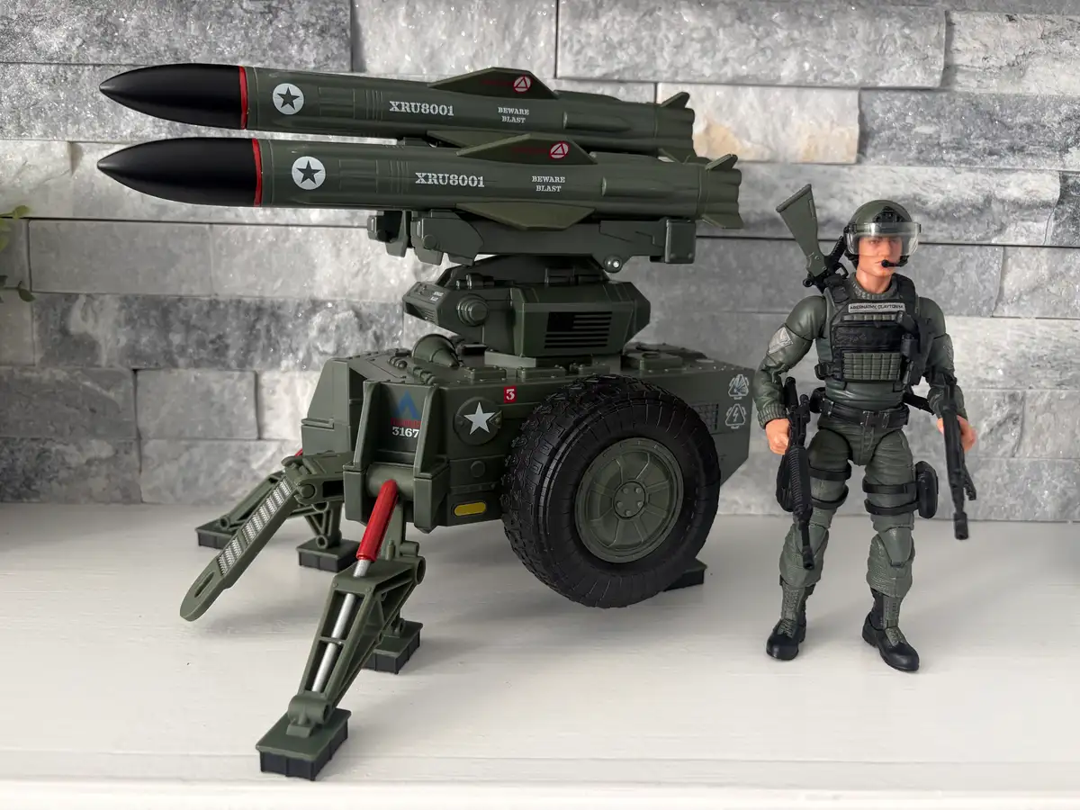 GI Joe Classified Series MMS with Hawk IH 15