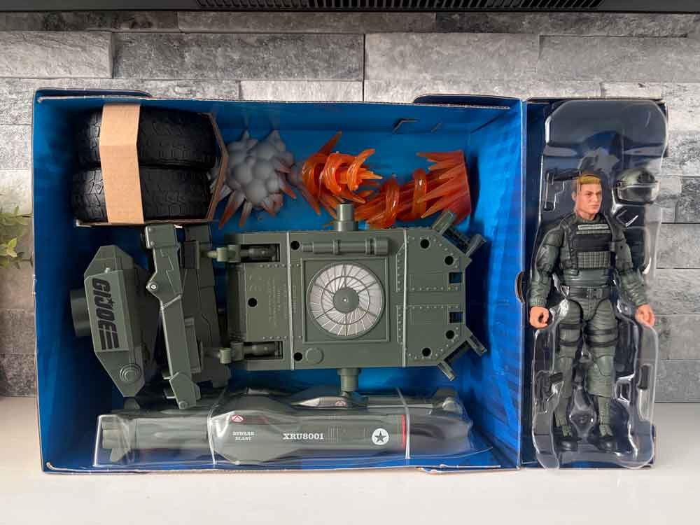 GI-Joe-Classified-Series-MMS-with-Hawk-IH-25