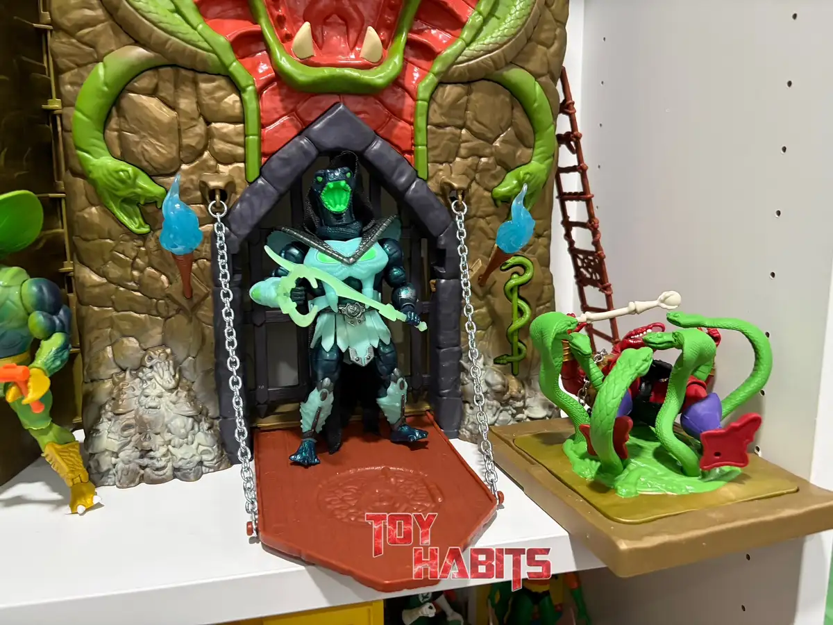 MOTU Origins Snake Lair Playset TS IH 18