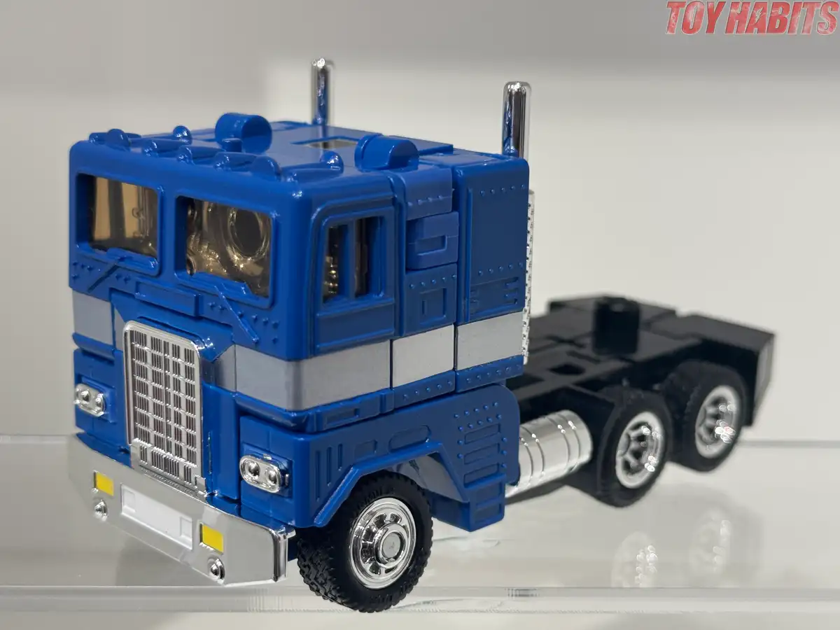 Delta Magnus C 11 Transformers Missing Link Review 15