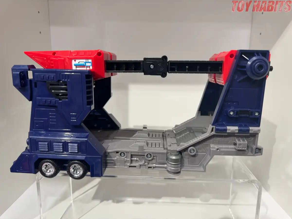 Delta Magnus C 11 Transformers Missing Link Review 18