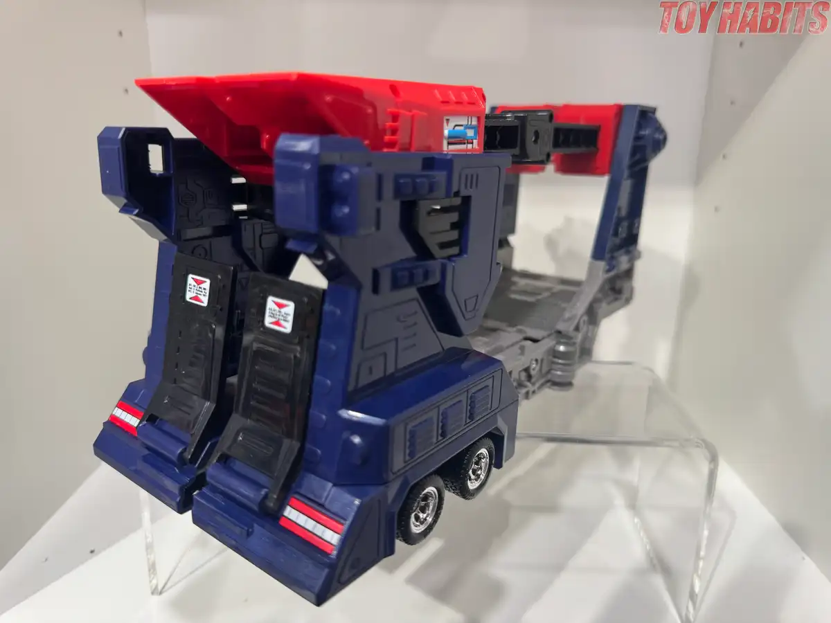 Delta Magnus C 11 Transformers Missing Link Review 19