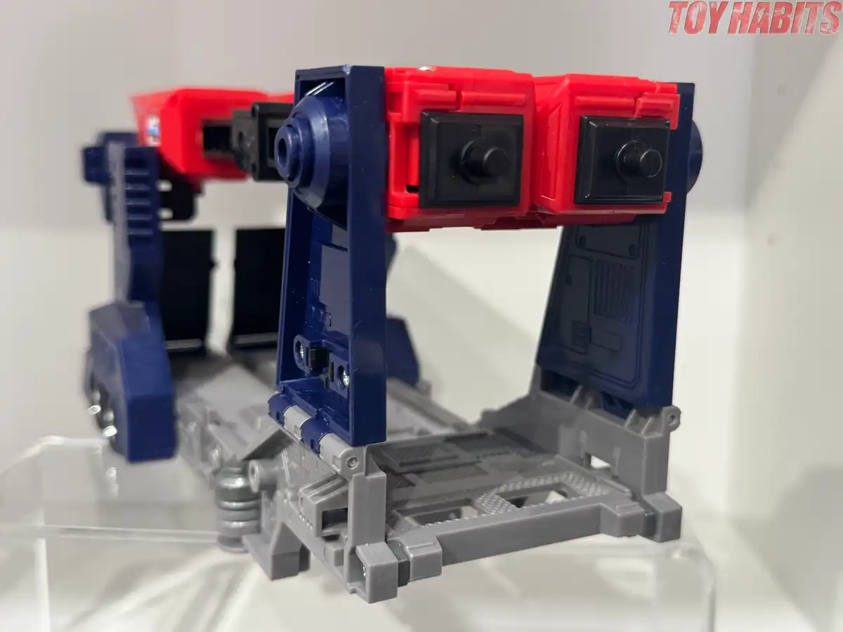 Delta Magnus C 11 Transformers Missing Link Review 20