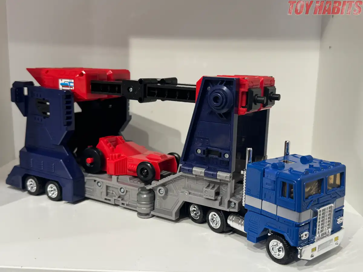 Delta Magnus C 11 Transformers Missing Link Review 21