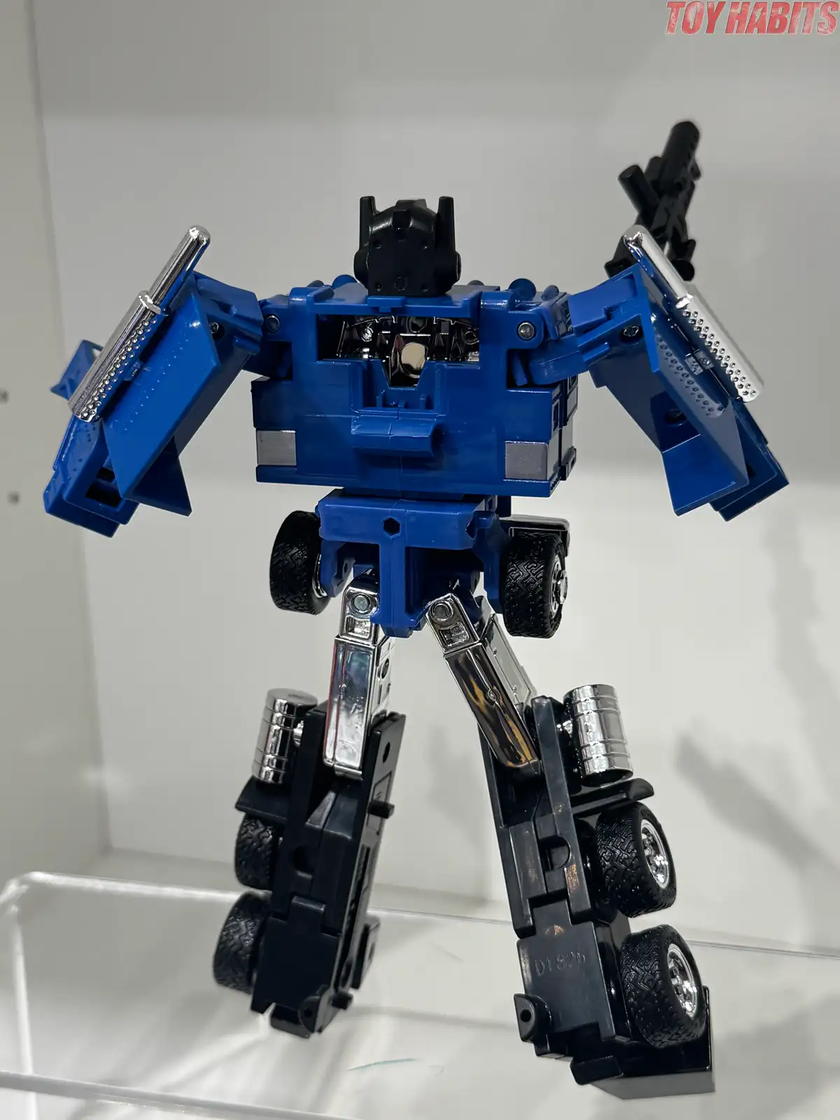 Delta Magnus C 11 Transformers Missing Link Review 23