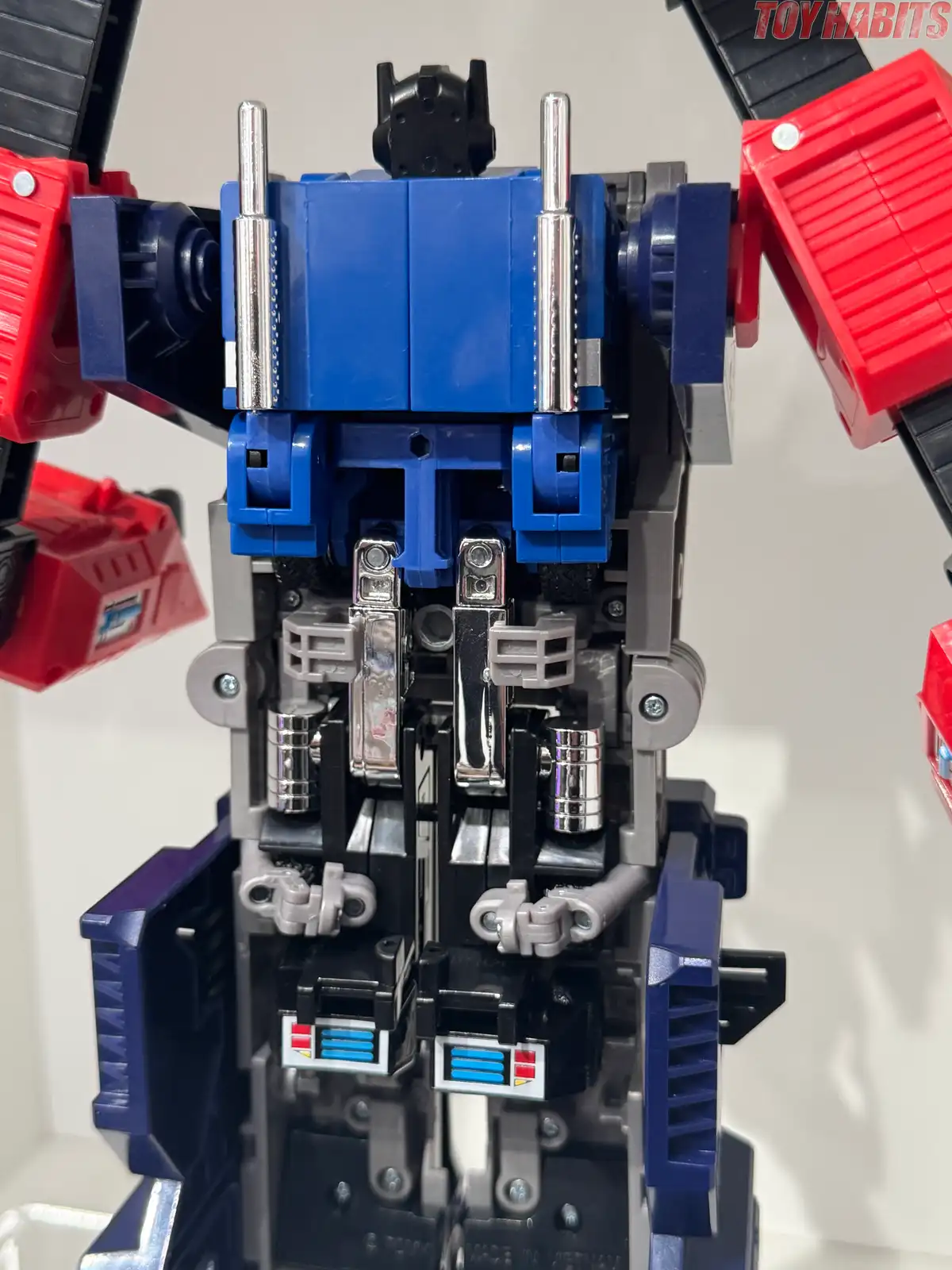 Delta Magnus C 11 Transformers Missing Link Review 25