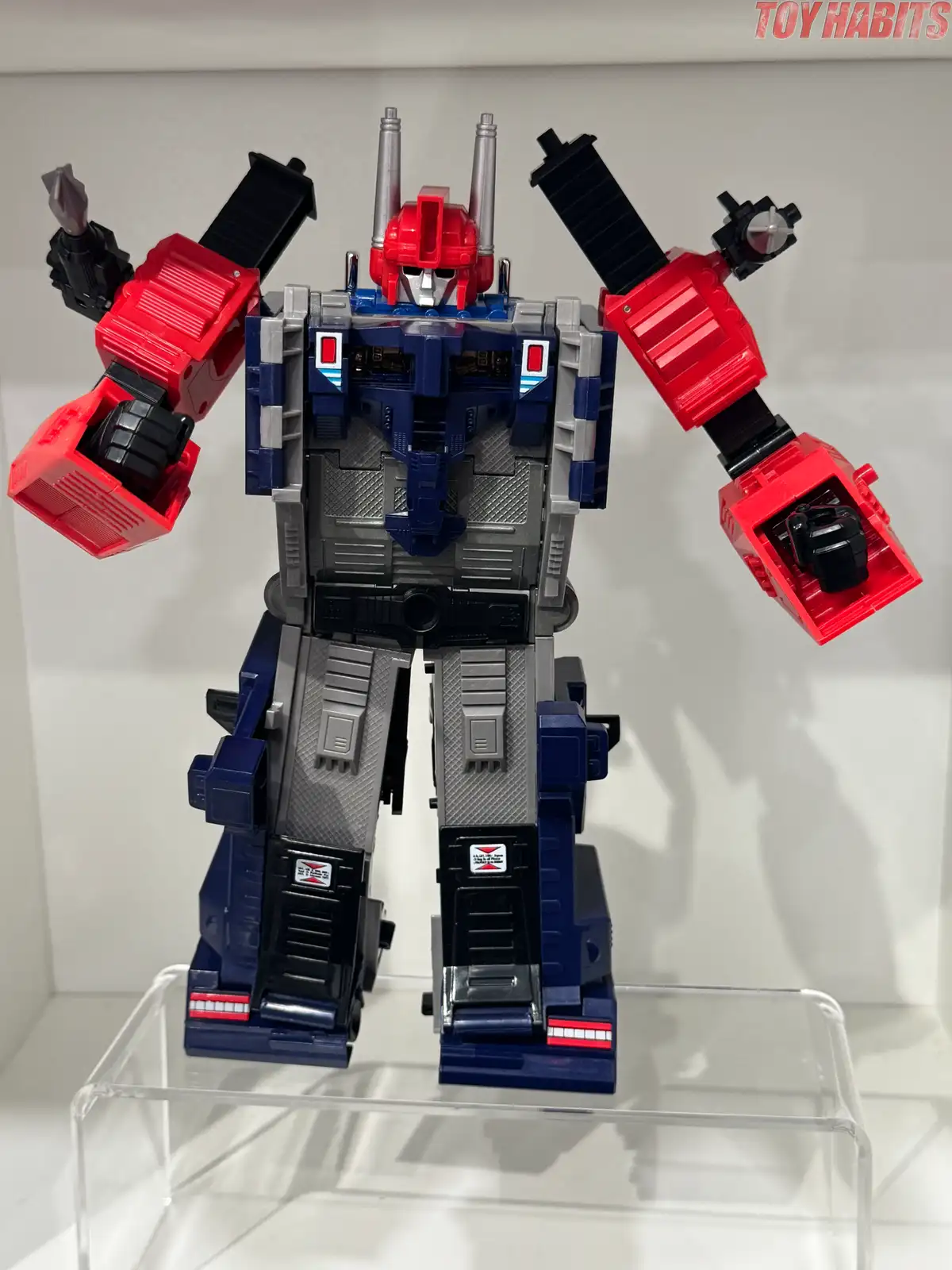 Delta Magnus C 11 Transformers Missing Link Review 34