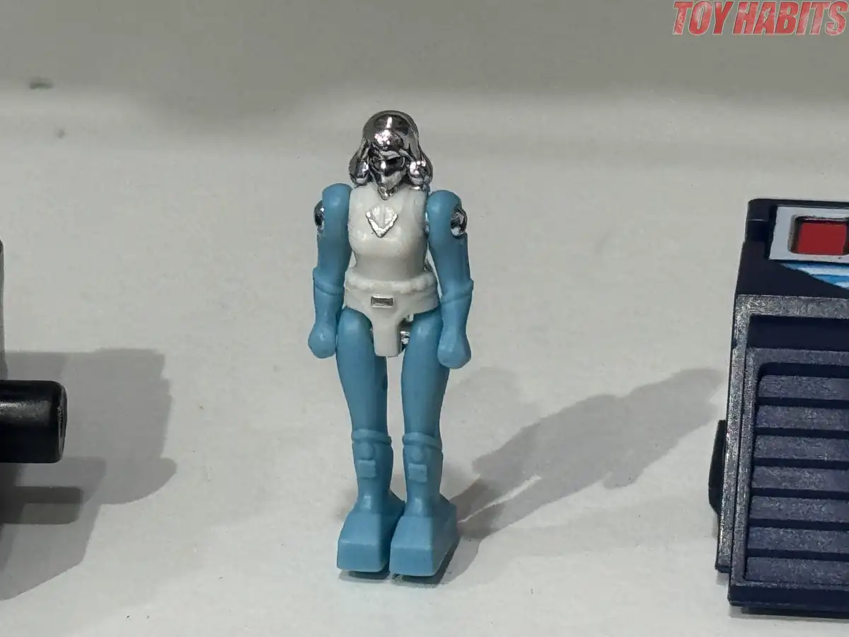 Delta Magnus C 11 Transformers Missing Link Review 9