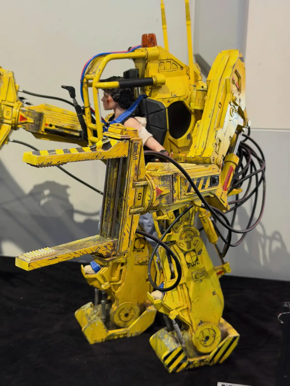 Ellen Ripley and Power Loader Aliens Hot Toys Prototype Images 2