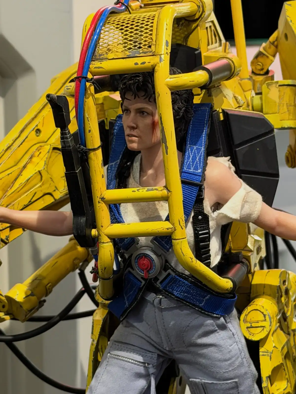 Ellen Ripley and Power Loader Aliens Hot Toys Prototype Images 7