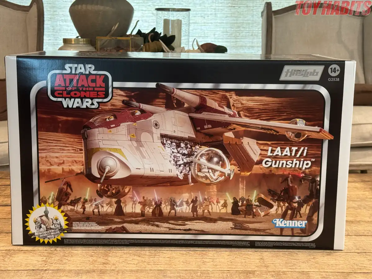 LAAT i Republic Gunship Star Wars HasLab In Hand Review 1