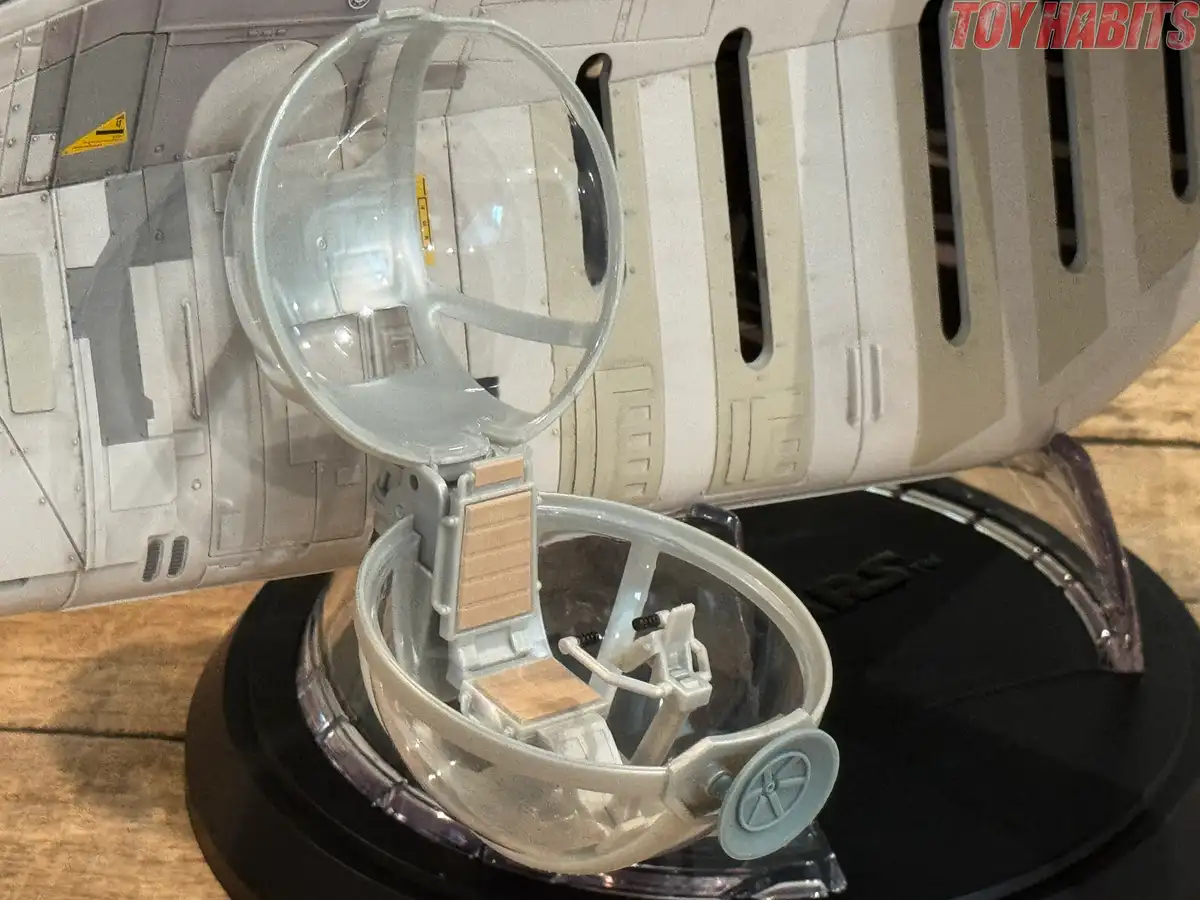 LAAT i Republic Gunship Star Wars HasLab In Hand Review 16