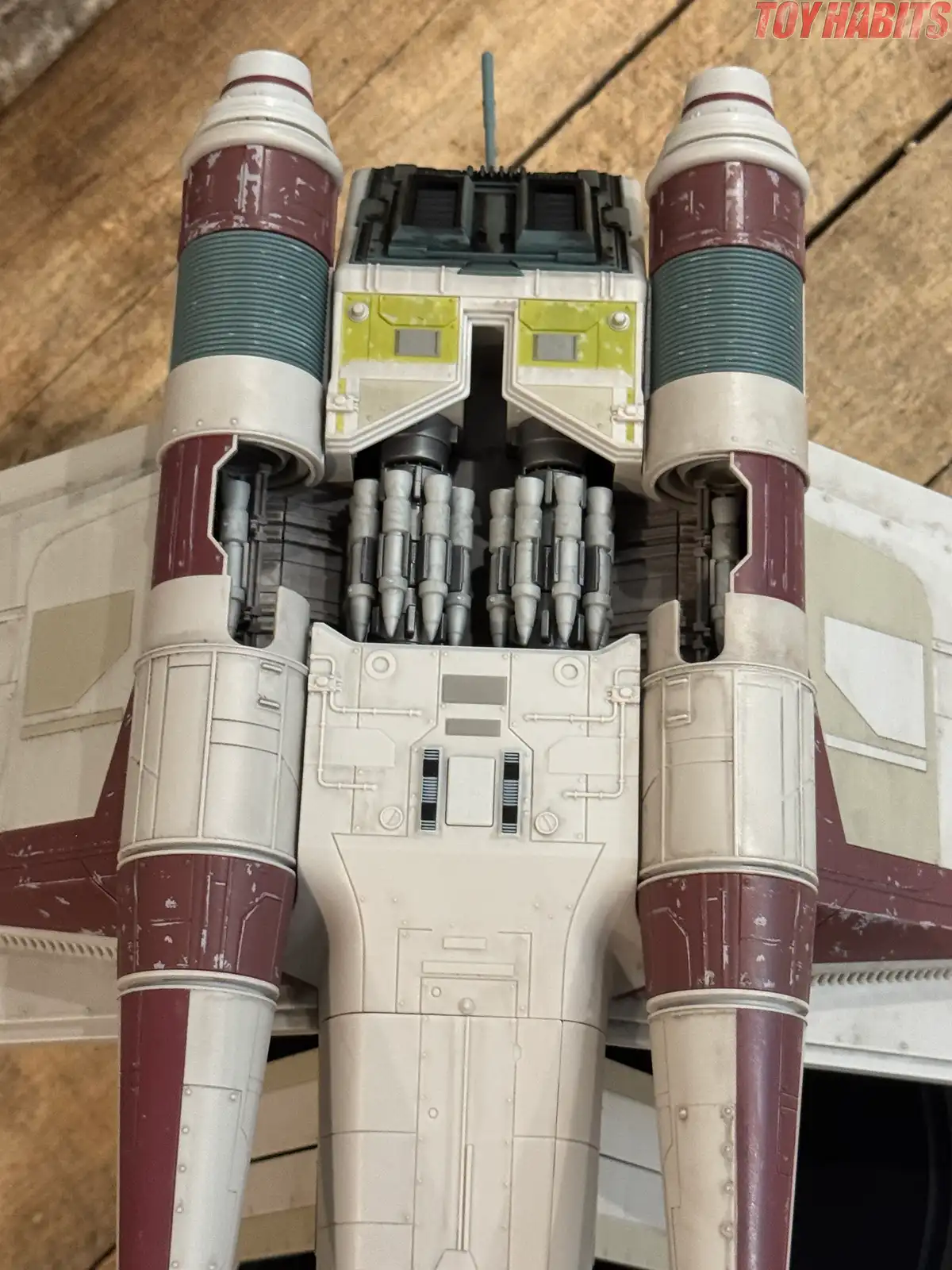 LAAT i Republic Gunship Star Wars HasLab In Hand Review 19