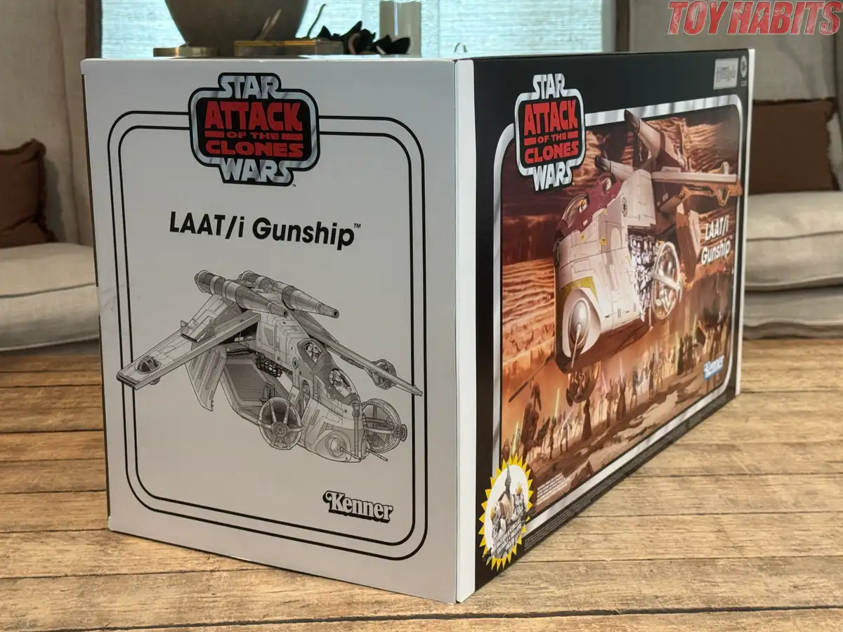 LAAT i Republic Gunship Star Wars HasLab In Hand Review 2