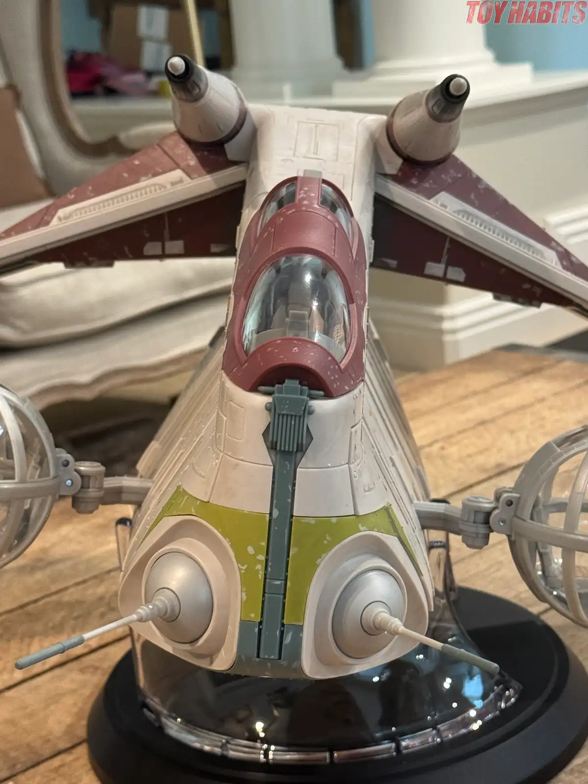 LAAT i Republic Gunship Star Wars HasLab In Hand Review 20
