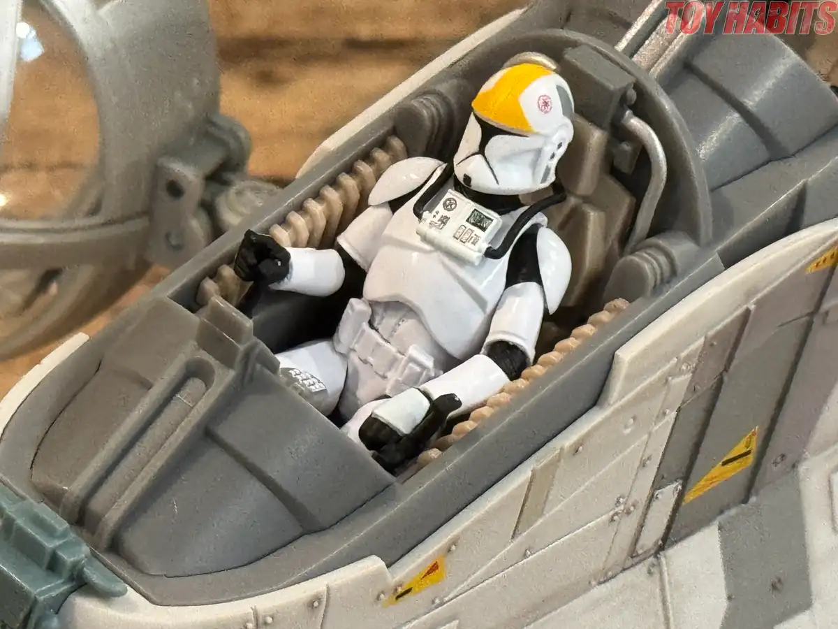 LAAT i Republic Gunship Star Wars HasLab In Hand Review 22