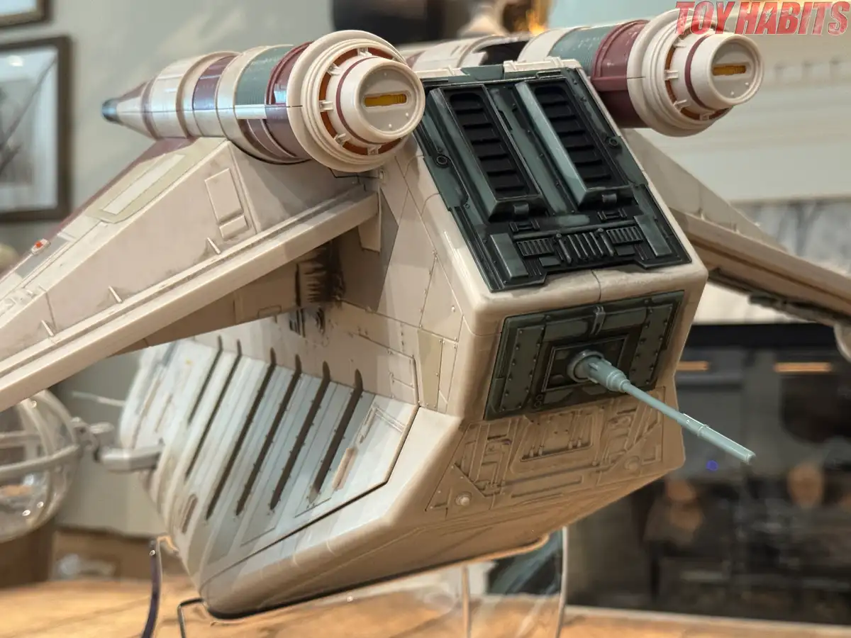 LAAT i Republic Gunship Star Wars HasLab In Hand Review 24
