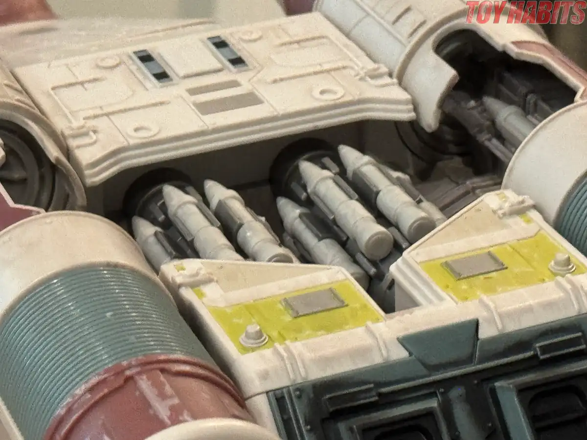 LAAT i Republic Gunship Star Wars HasLab In Hand Review 25