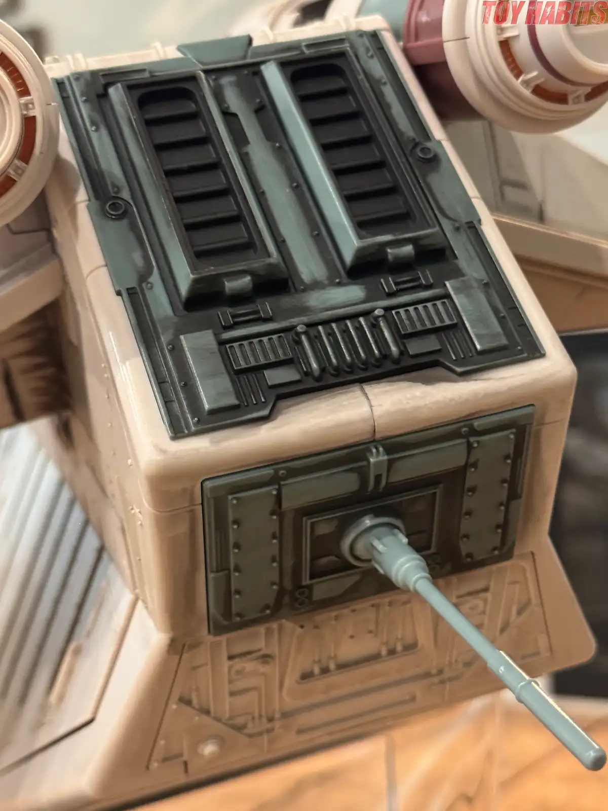 LAAT i Republic Gunship Star Wars HasLab In Hand Review 26