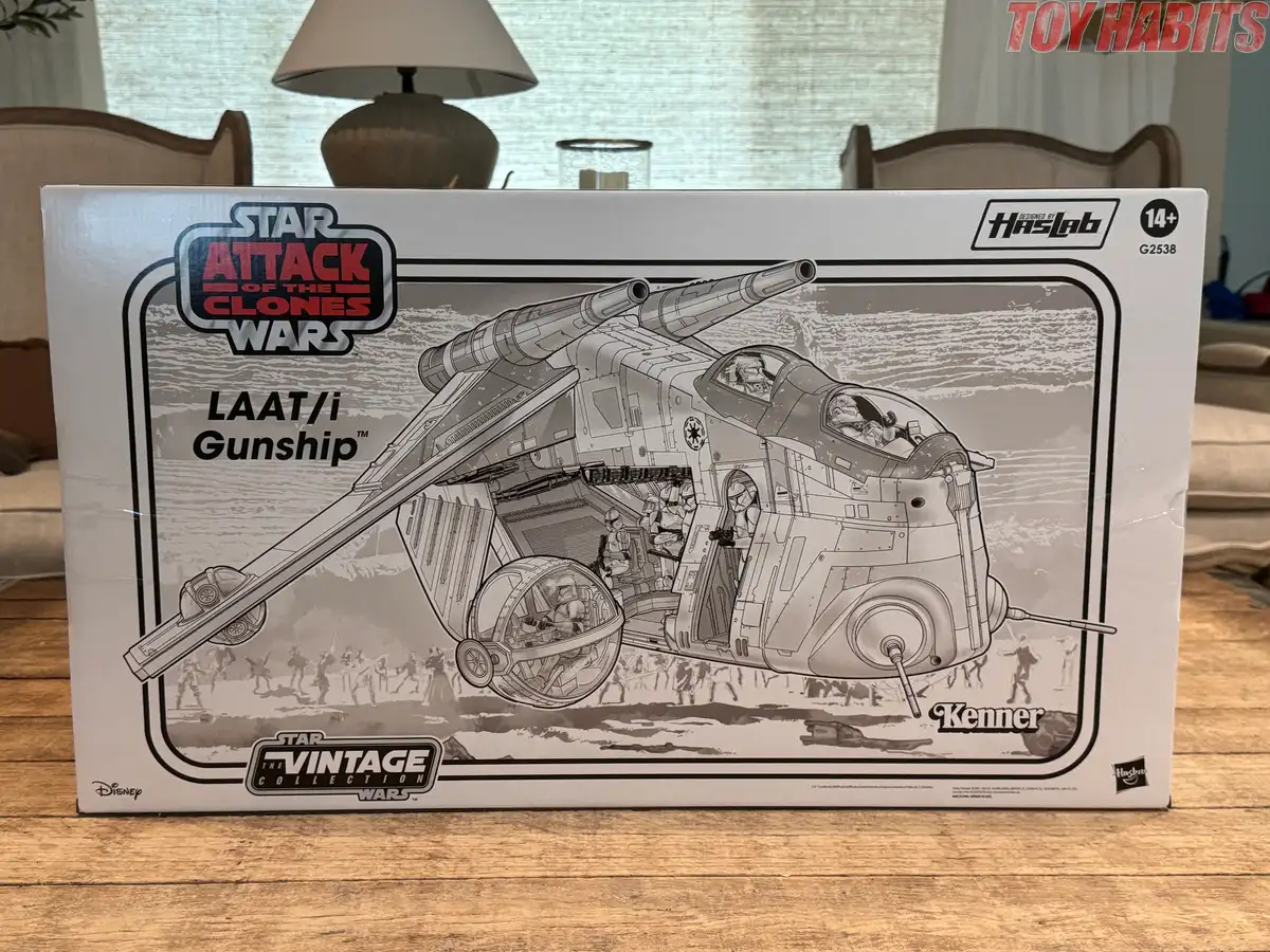 LAAT i Republic Gunship Star Wars HasLab In Hand Review 3