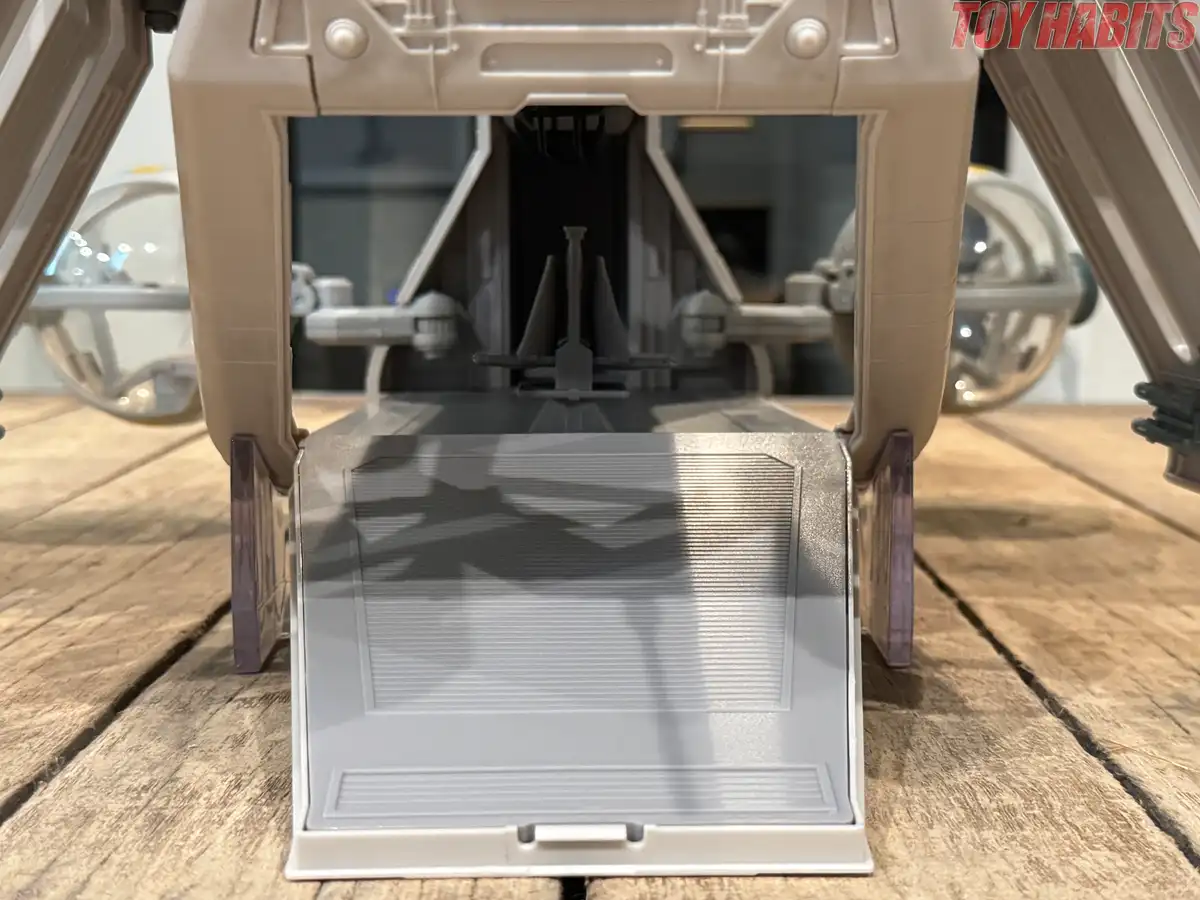 LAAT i Republic Gunship Star Wars HasLab In Hand Review 32