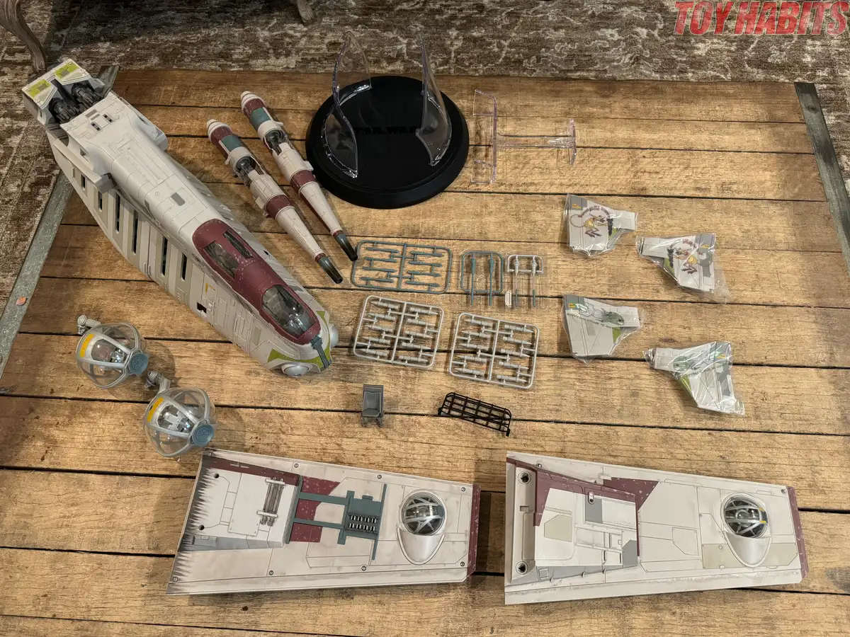 LAAT i Republic Gunship Star Wars HasLab In Hand Review 9