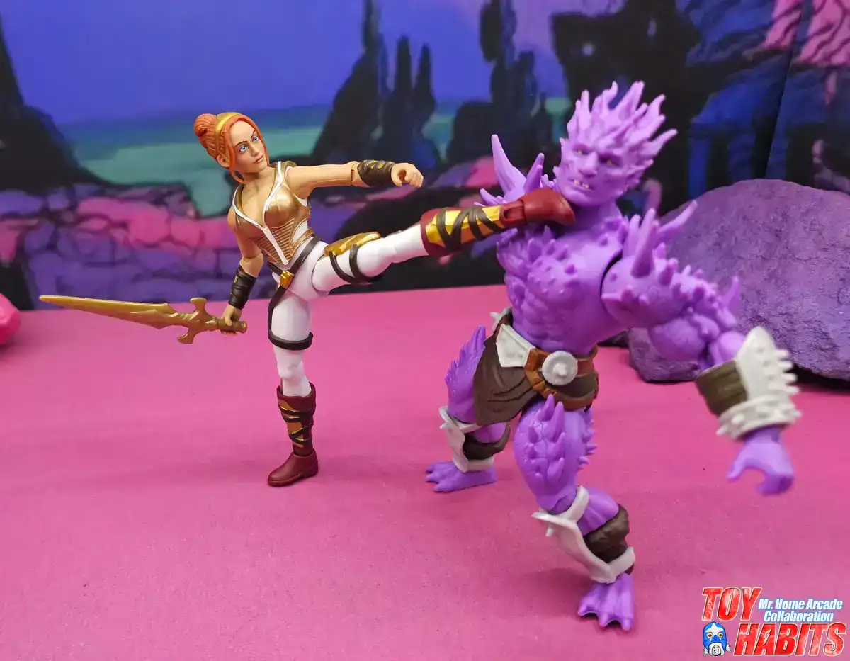 Teela MOTU Origins Movie In Hand Images 10jj