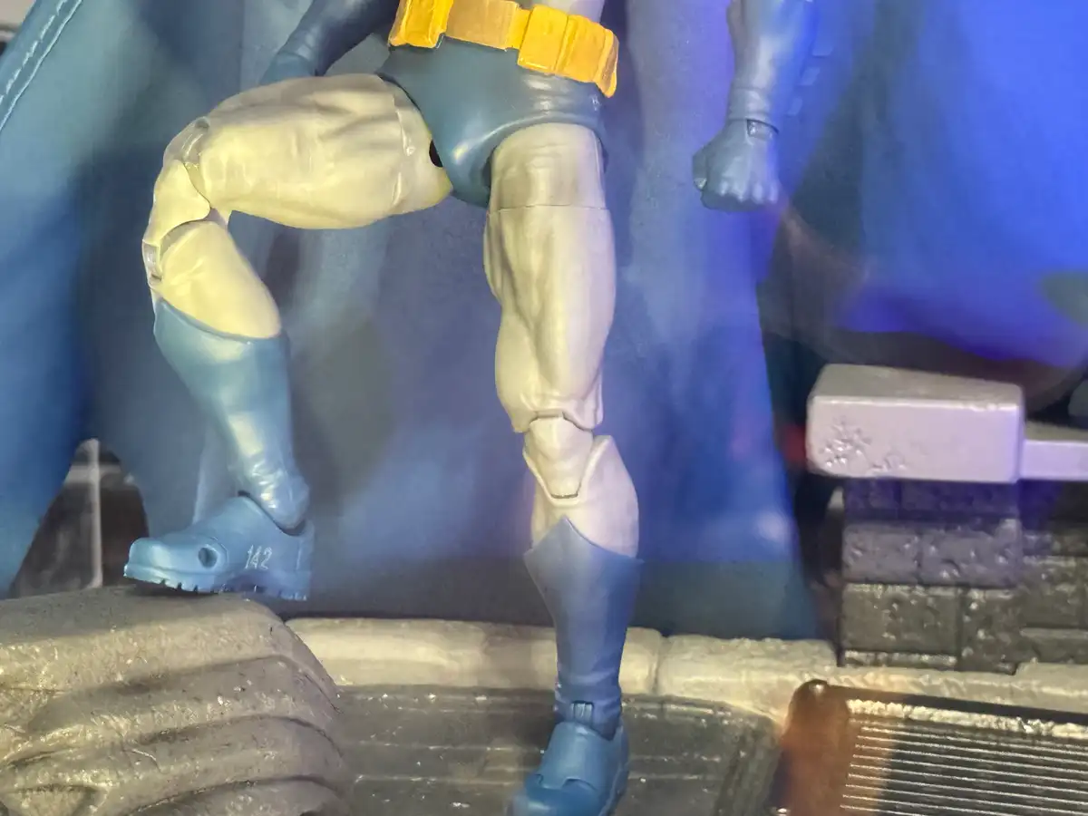 Batman Hush Rooftop Bat Signal DC Premium Diorama Set NYCC 2026 8