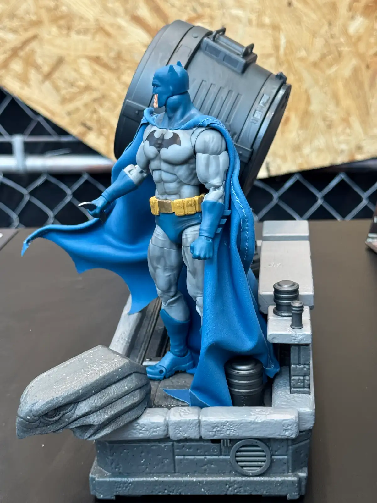 DC Premium Batman Hush Rooftop Bat Signal Diorama Set NYCC 2026 5