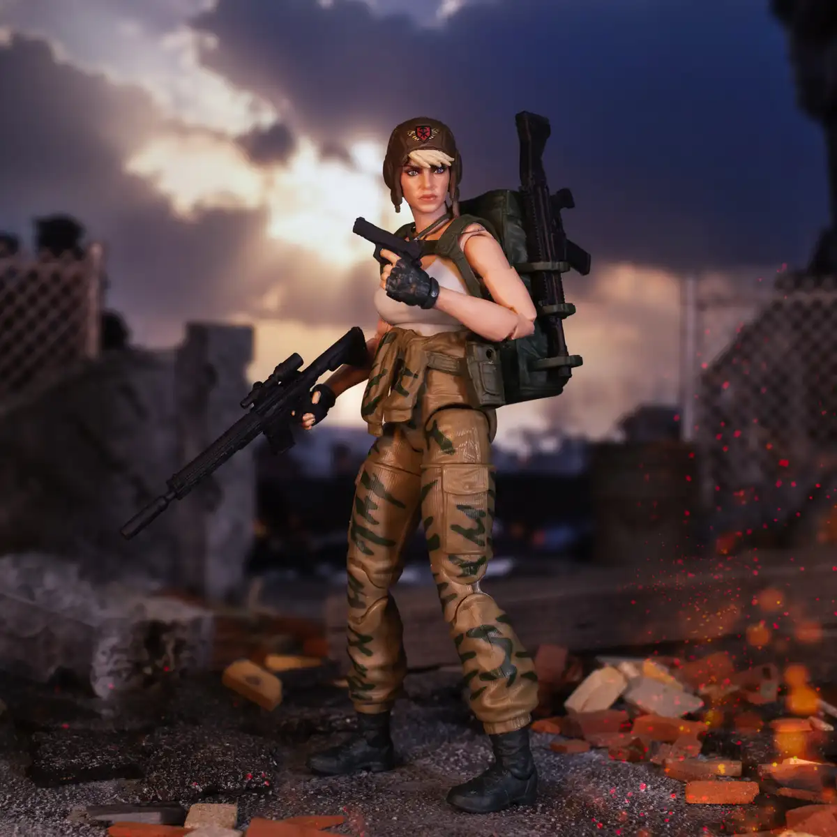G.I. JOE CLASSIFIED SERIES #231, DAINA OF THE OCTOBER GUARD (8)
