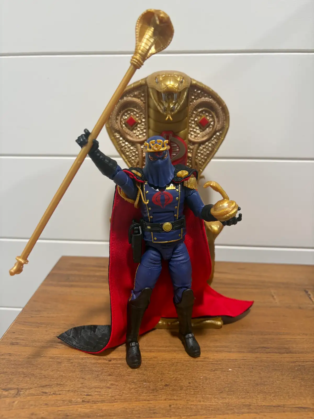 GI Joe Classified Series Cobra Commander with Throne Set IH 17