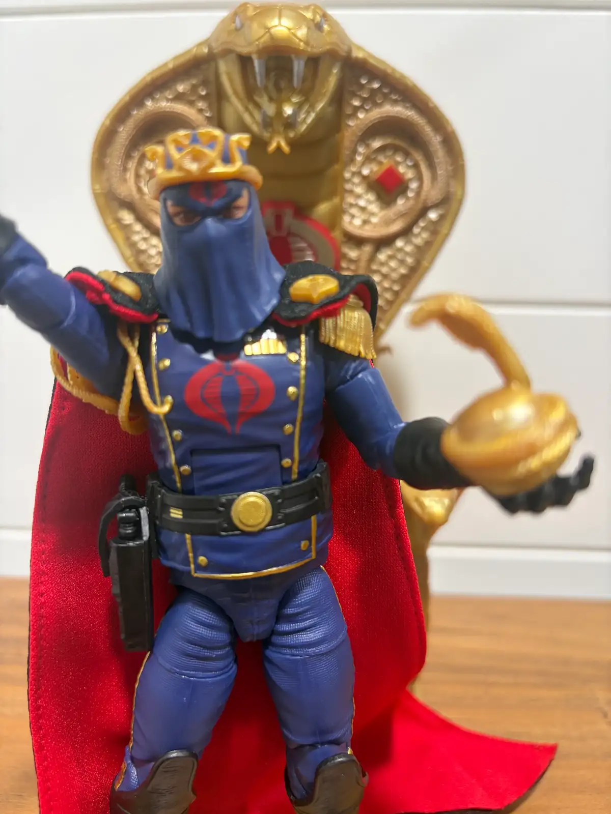 GI Joe Classified Series Cobra Commander with Throne Set IH 18